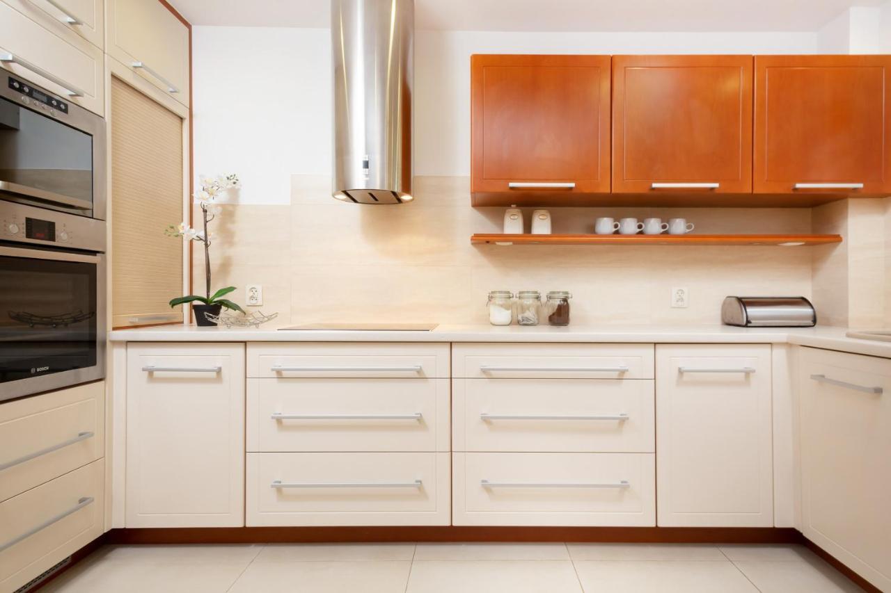 Two-Bedroom Family Apartment Esperanto Next To Klif By Noclegi Renters Warszawa Eksteriør bilde